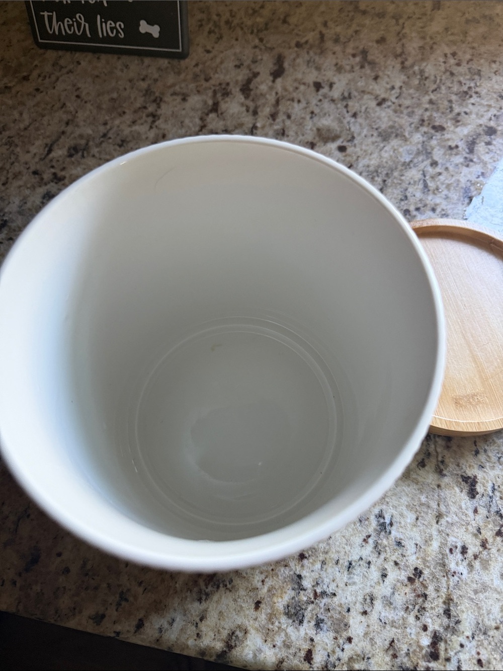 White Ribbed Ceramic Kitchen Utensils Holder 360 Rotation - Picture 3 of 5